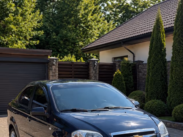 Chevrolet Aveo - фото 1