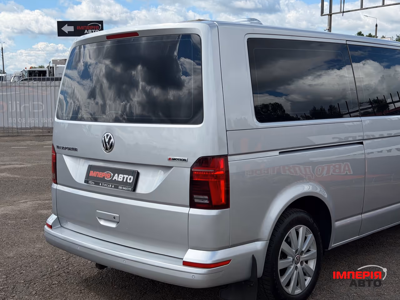 Volkswagen Transporter - фото 8