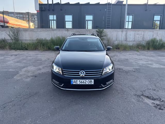 Volkswagen Passat - фото 1