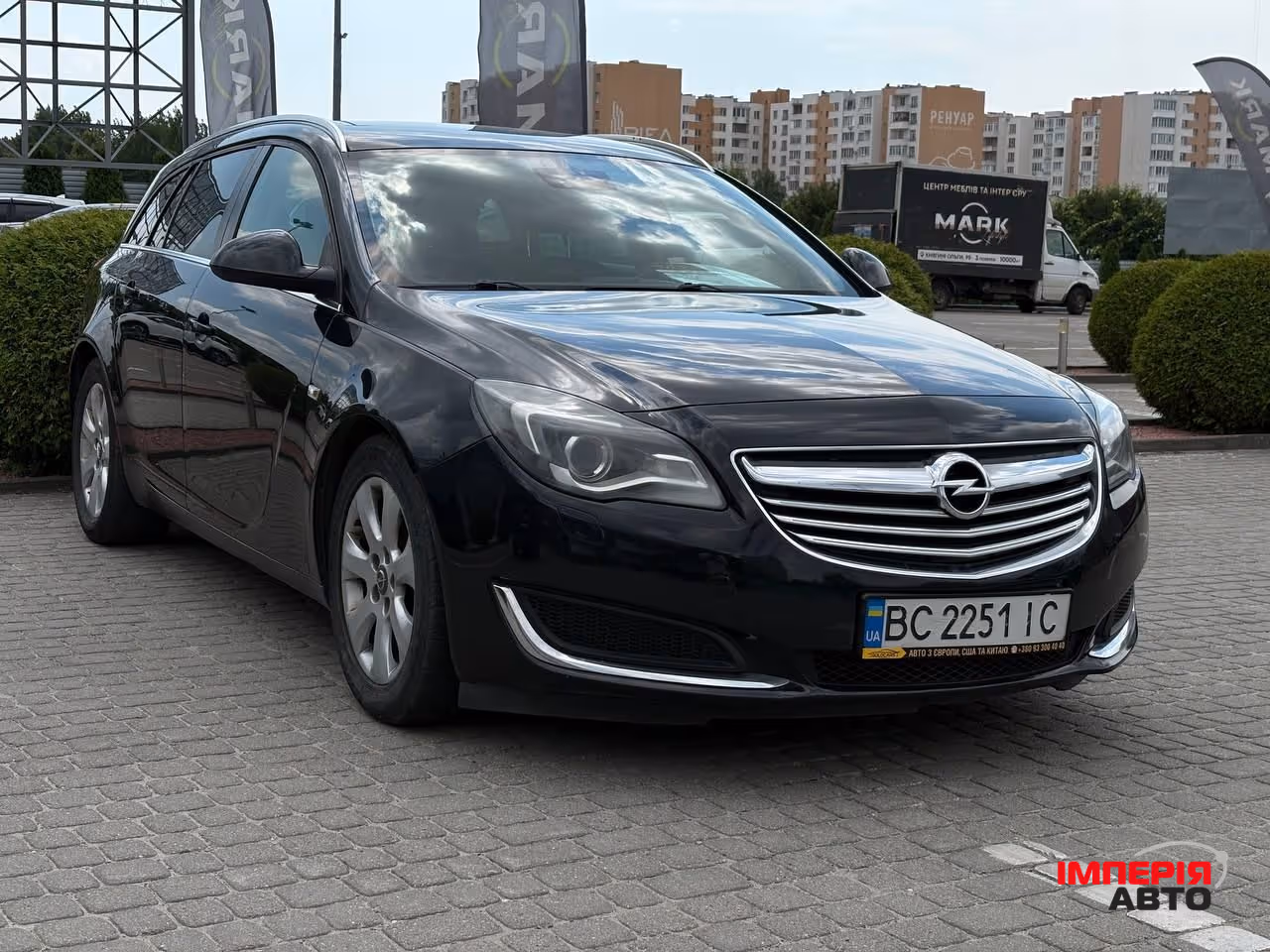 Opel Insignia - фото 1