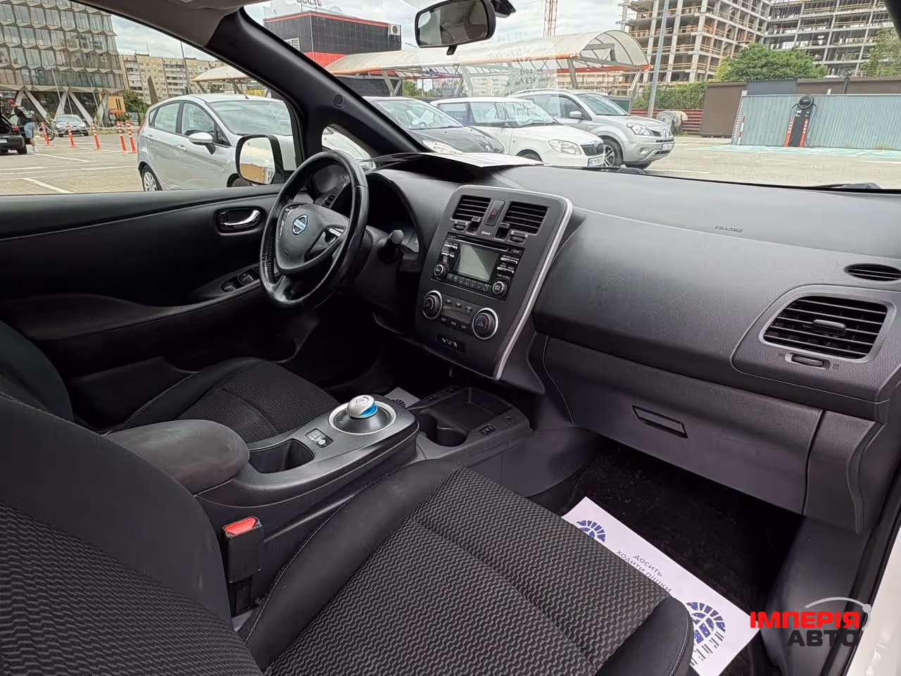 Nissan Leaf - фото 2