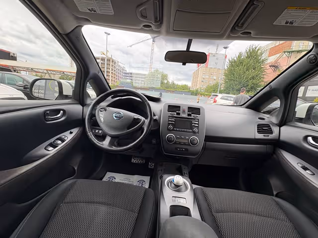 Nissan Leaf - фото 5