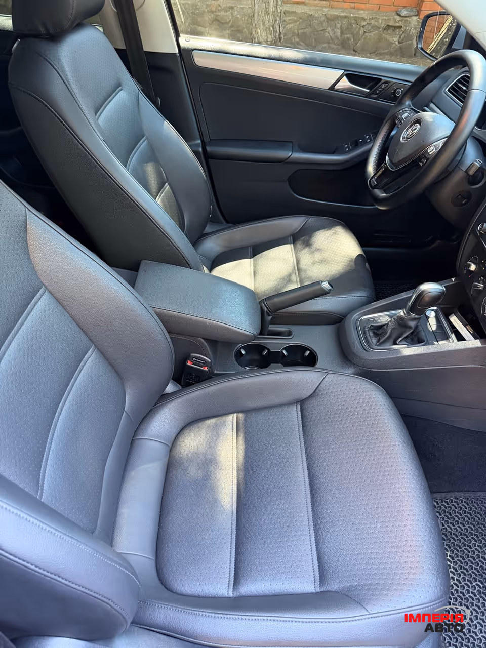 Volkswagen Jetta - фото 18