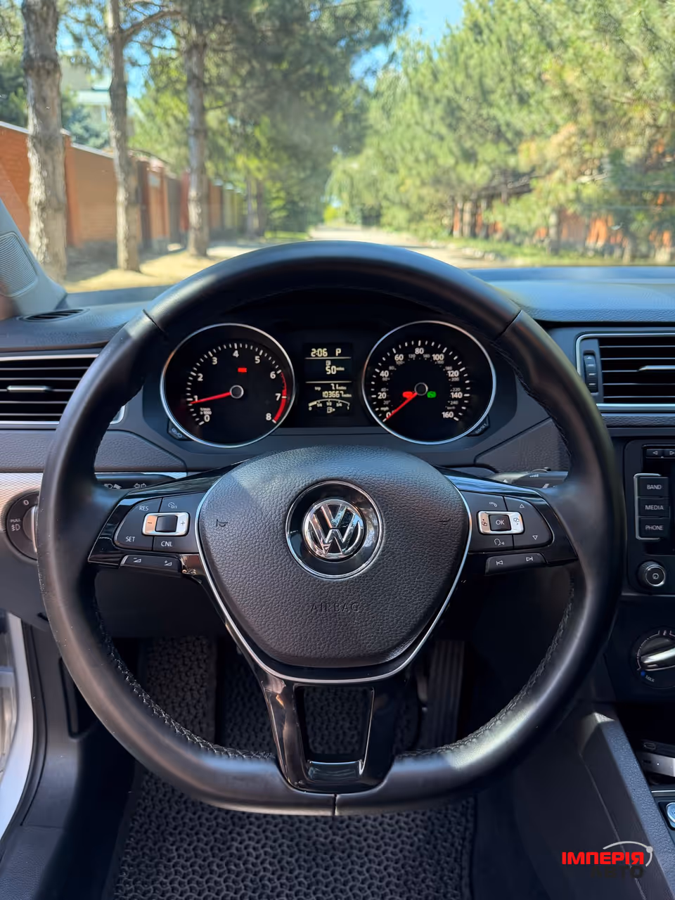 Volkswagen Jetta - фото 11