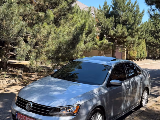 Volkswagen Jetta - фото 3