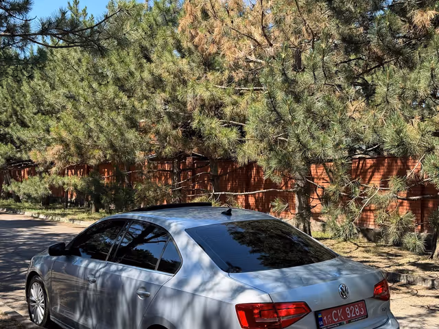 Volkswagen Jetta - фото 5