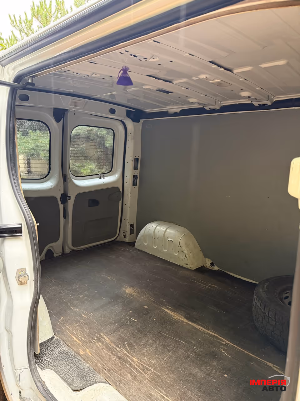 Renault Trafic - фото 13