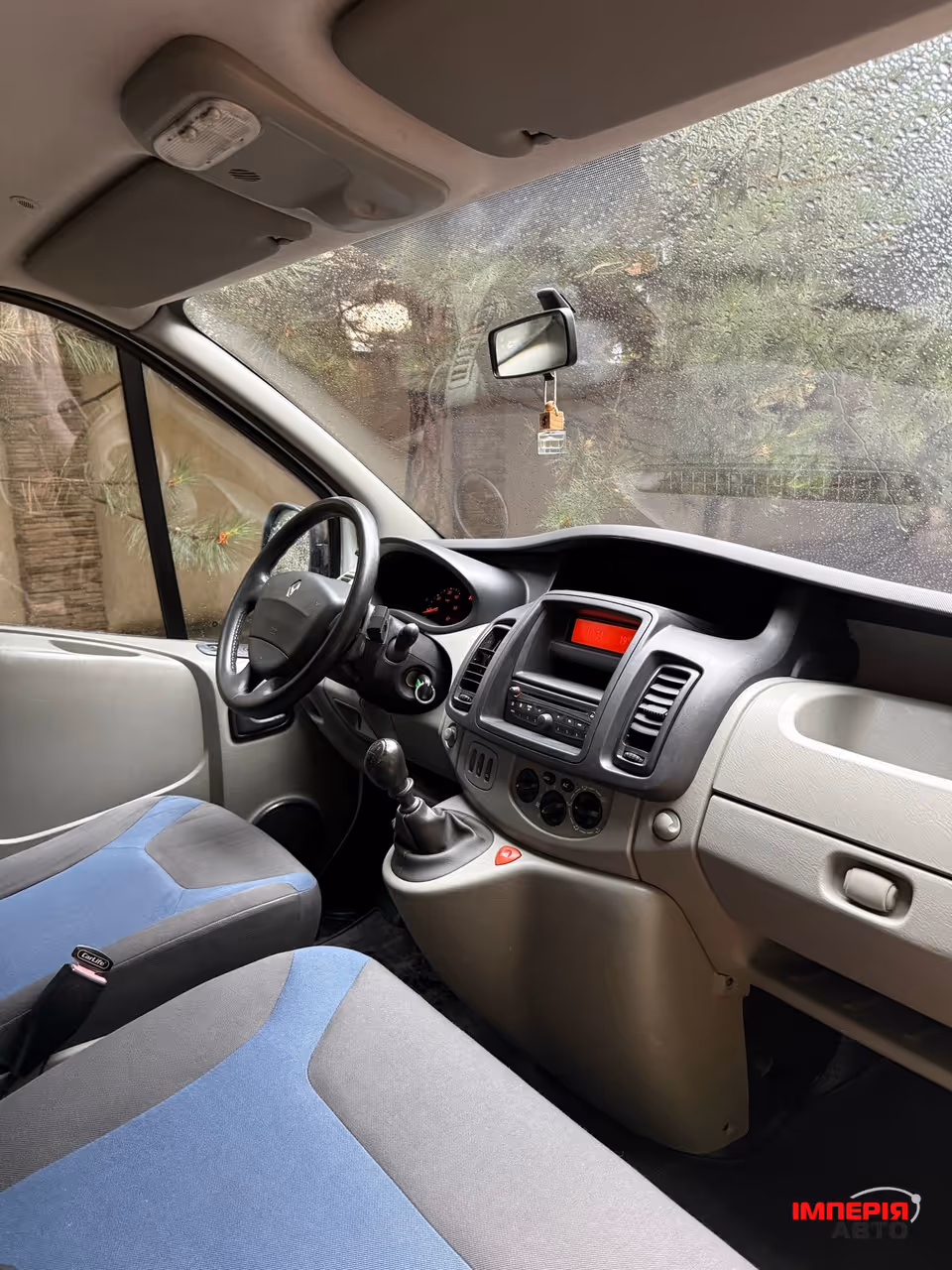 Renault Trafic - фото 16