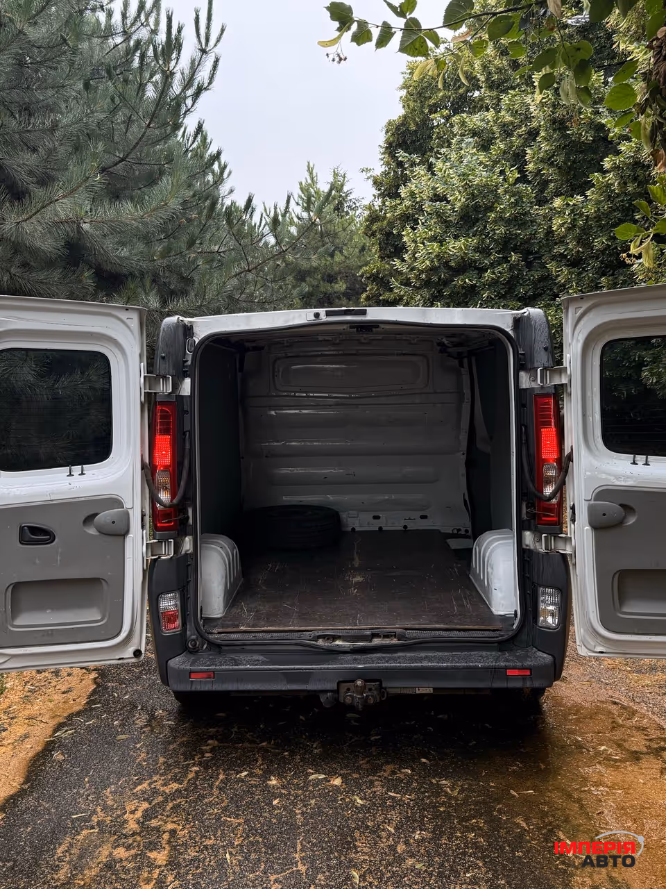 Renault Trafic - фото 11