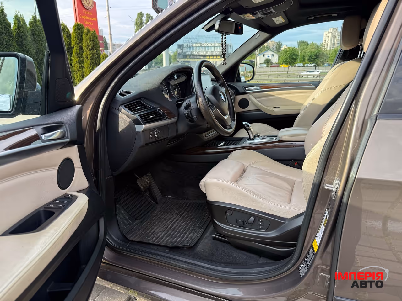BMW X5 - фото 12