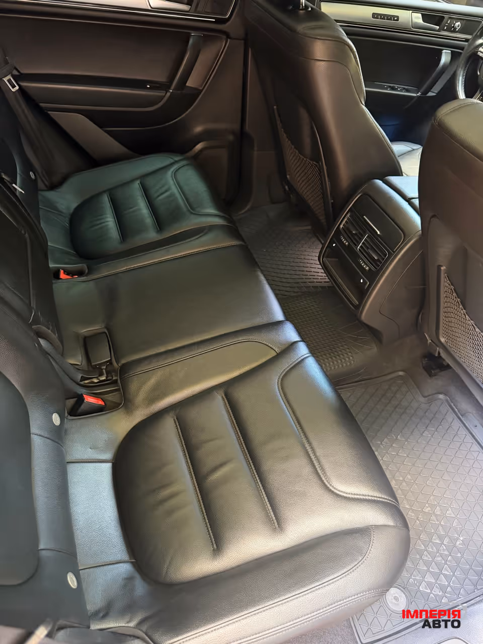 Volkswagen Touareg - фото 16