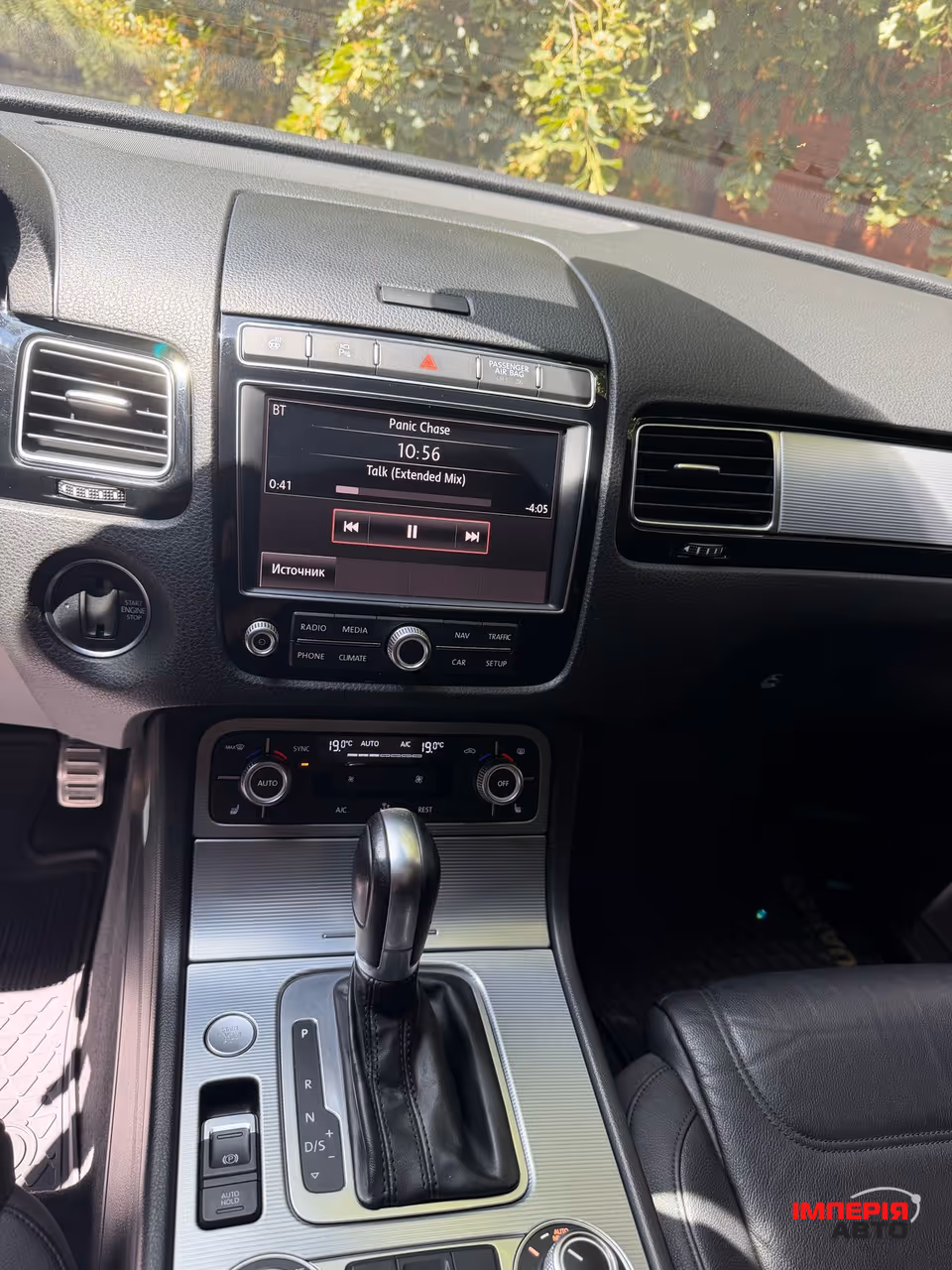 Volkswagen Touareg - фото 13