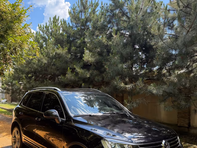 Volkswagen Touareg - фото 3