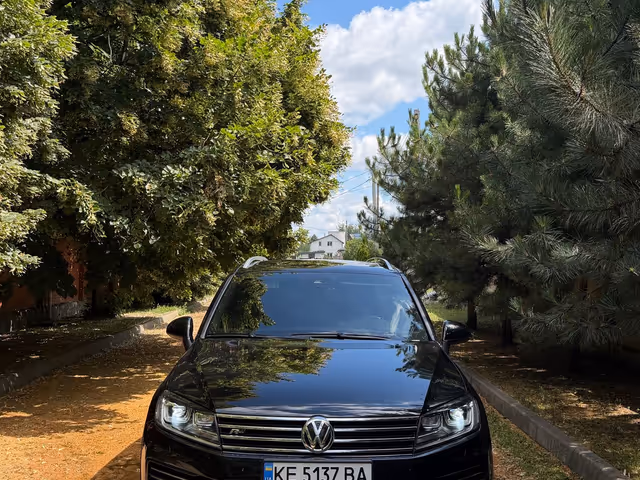 Volkswagen Touareg - фото 4