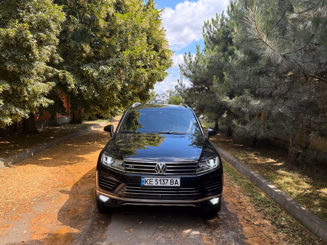Volkswagen Touareg - фото 5
