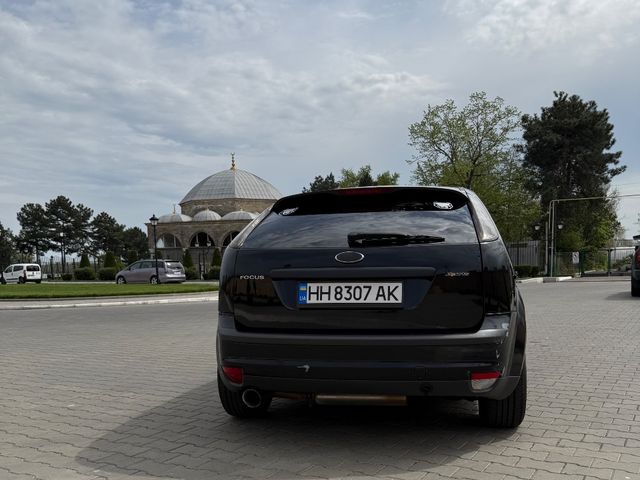 Ford Focus - фото 5