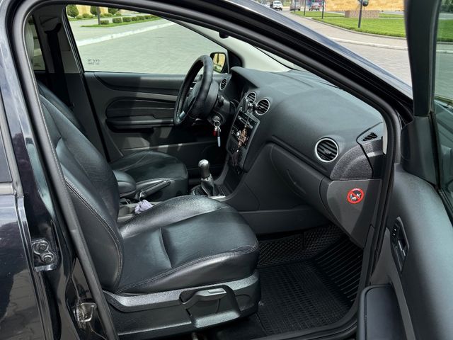 Ford Focus - фото 4