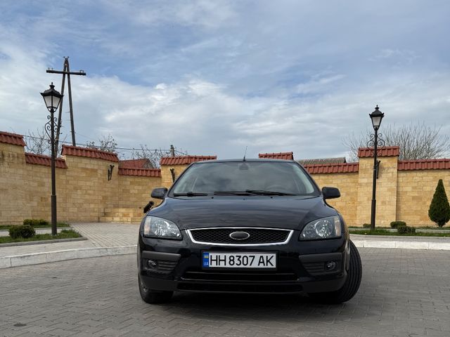 Ford Focus - фото 1