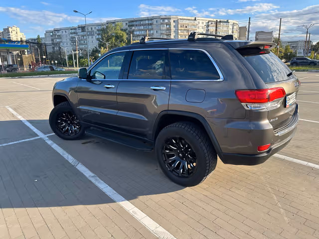 Jeep Grand Cherokee - фото 3