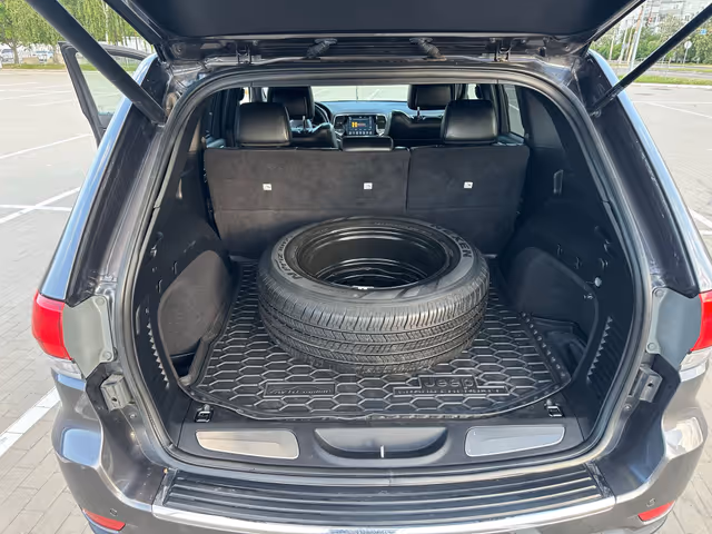 Jeep Grand Cherokee - фото 4