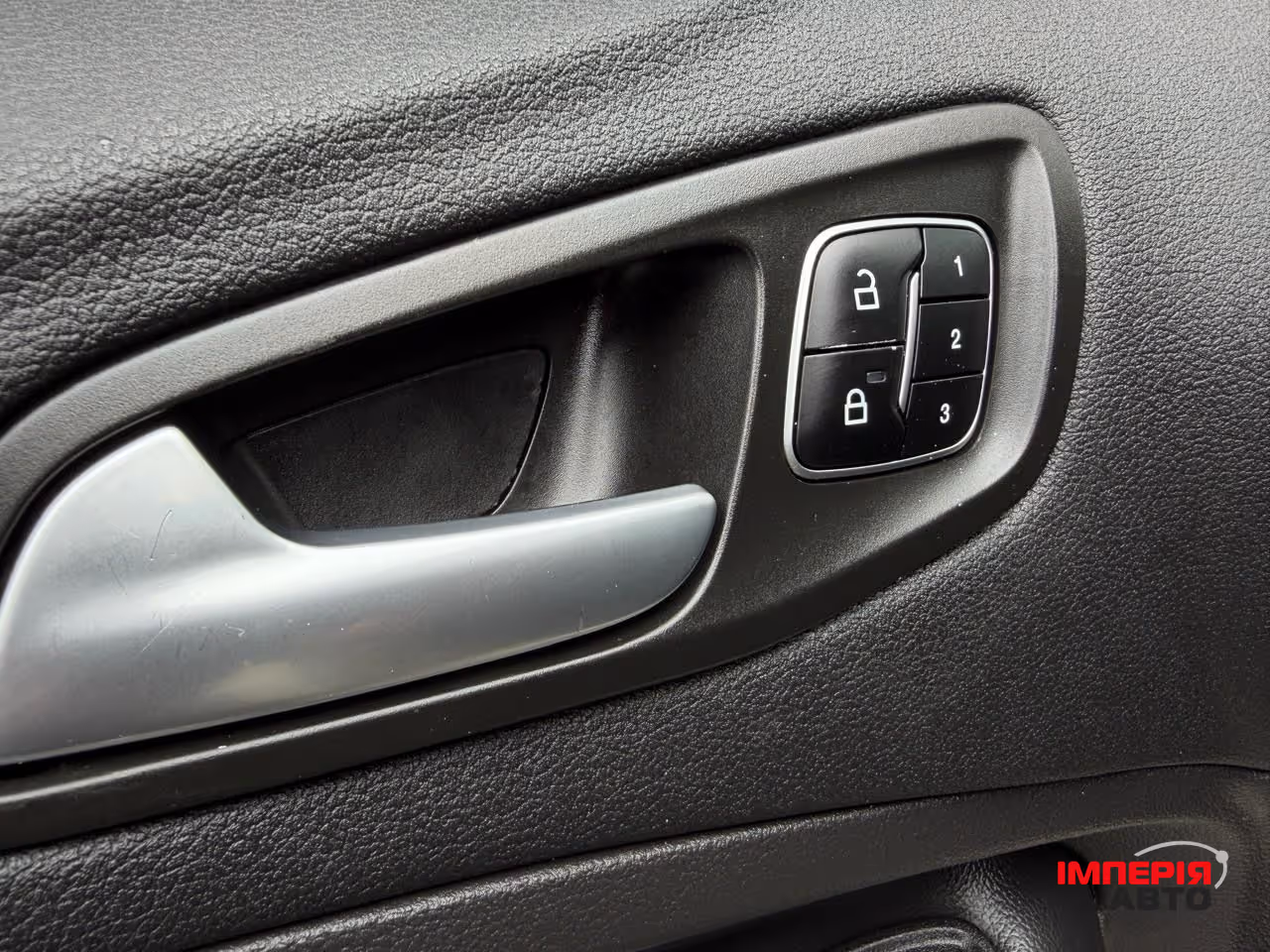 Ford Escape - фото 20