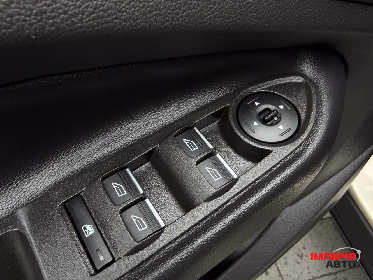 Ford Escape - фото 19