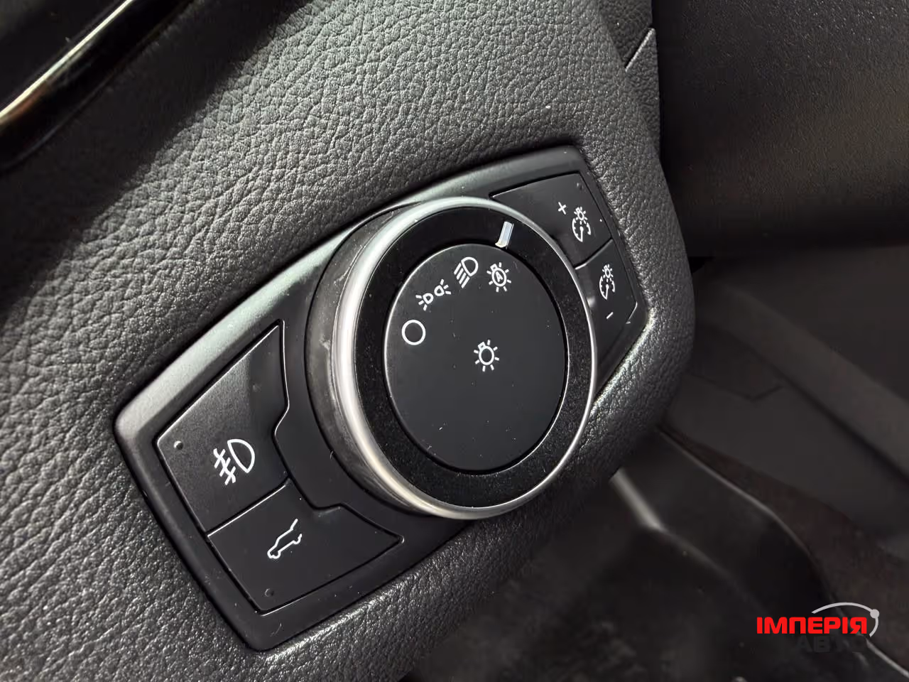 Ford Escape - фото 24