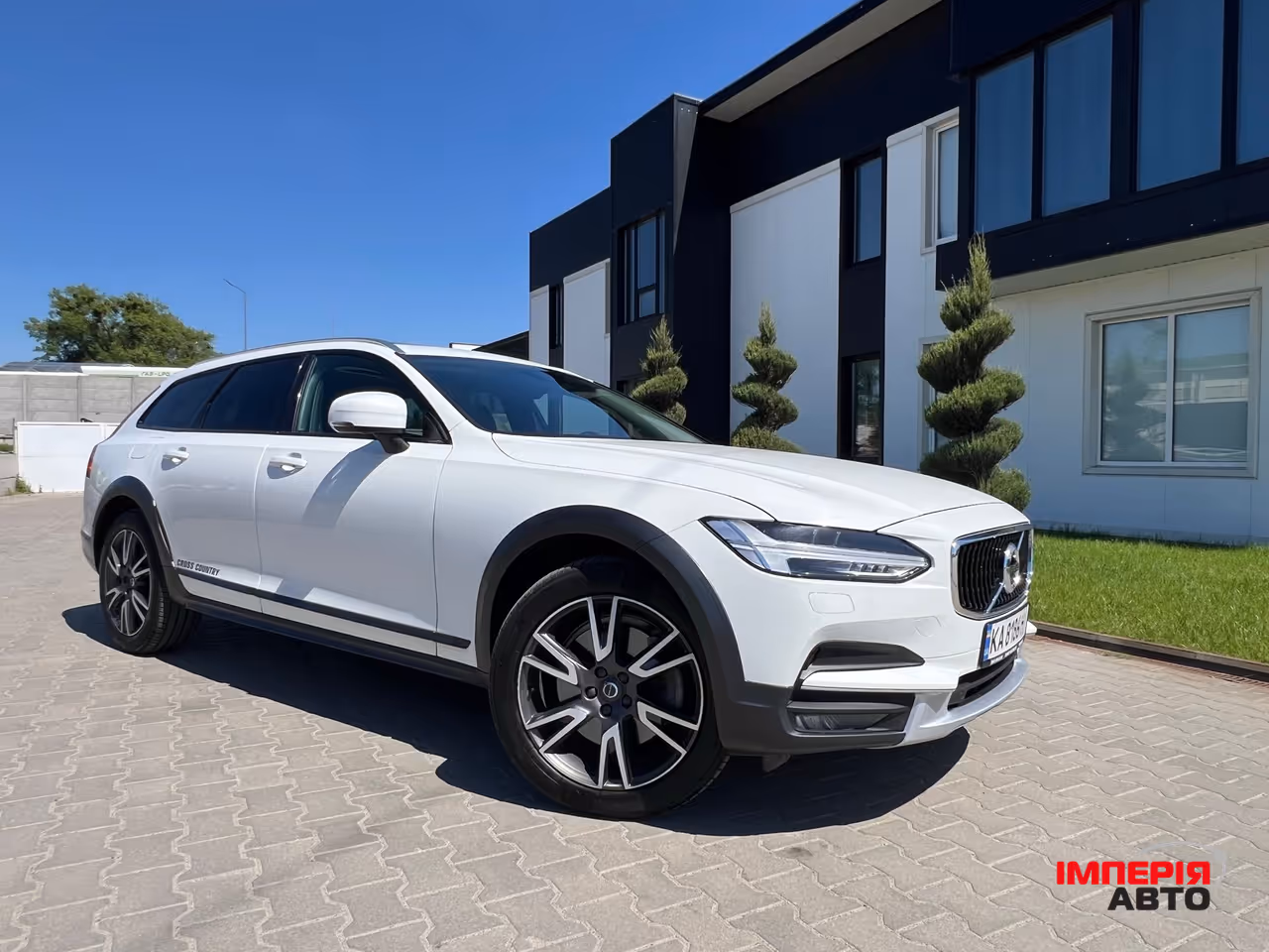 Volvo V90 Cross Country - фото 2