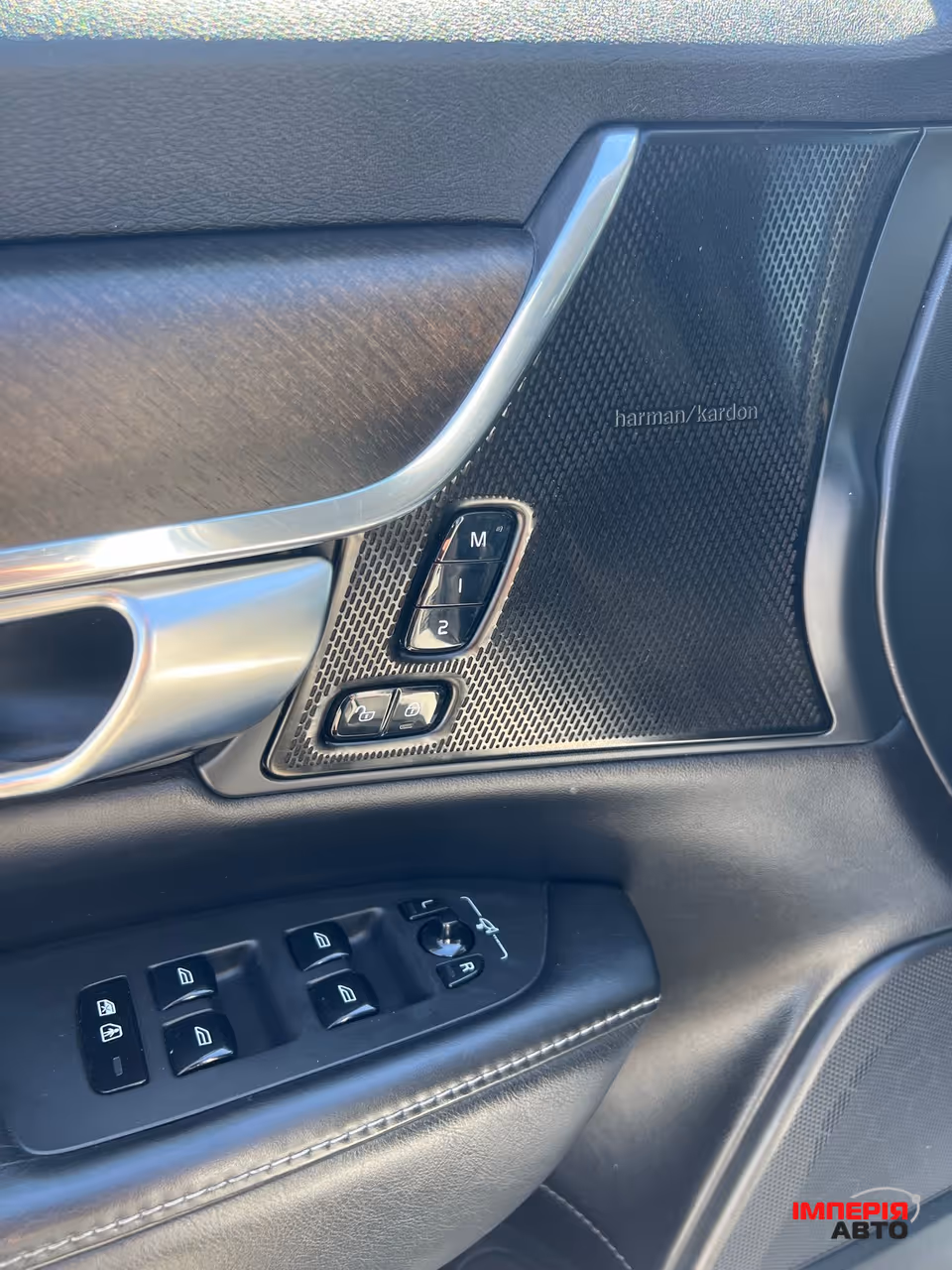 Volvo V90 Cross Country - фото 17