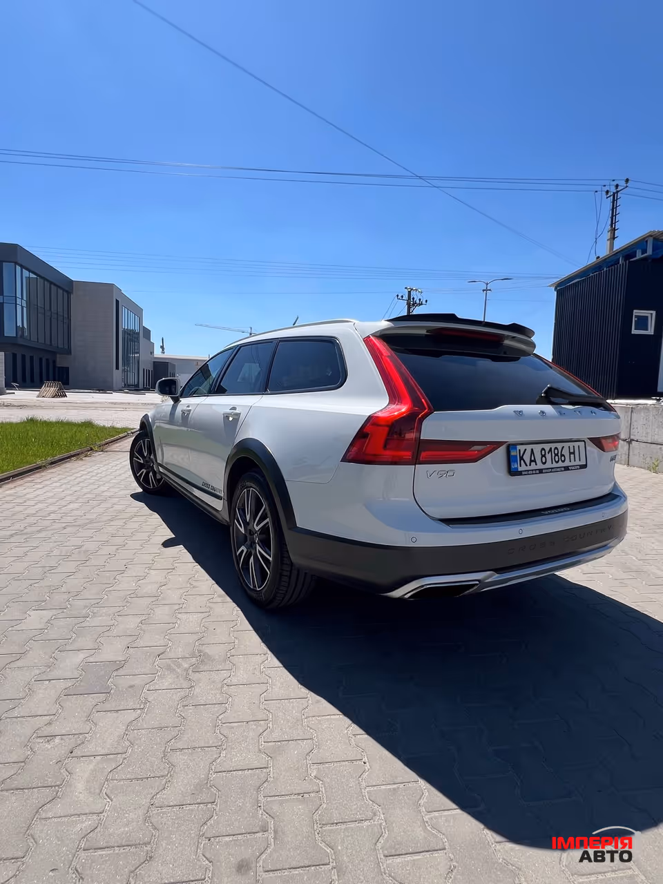 Volvo V90 Cross Country - фото 8