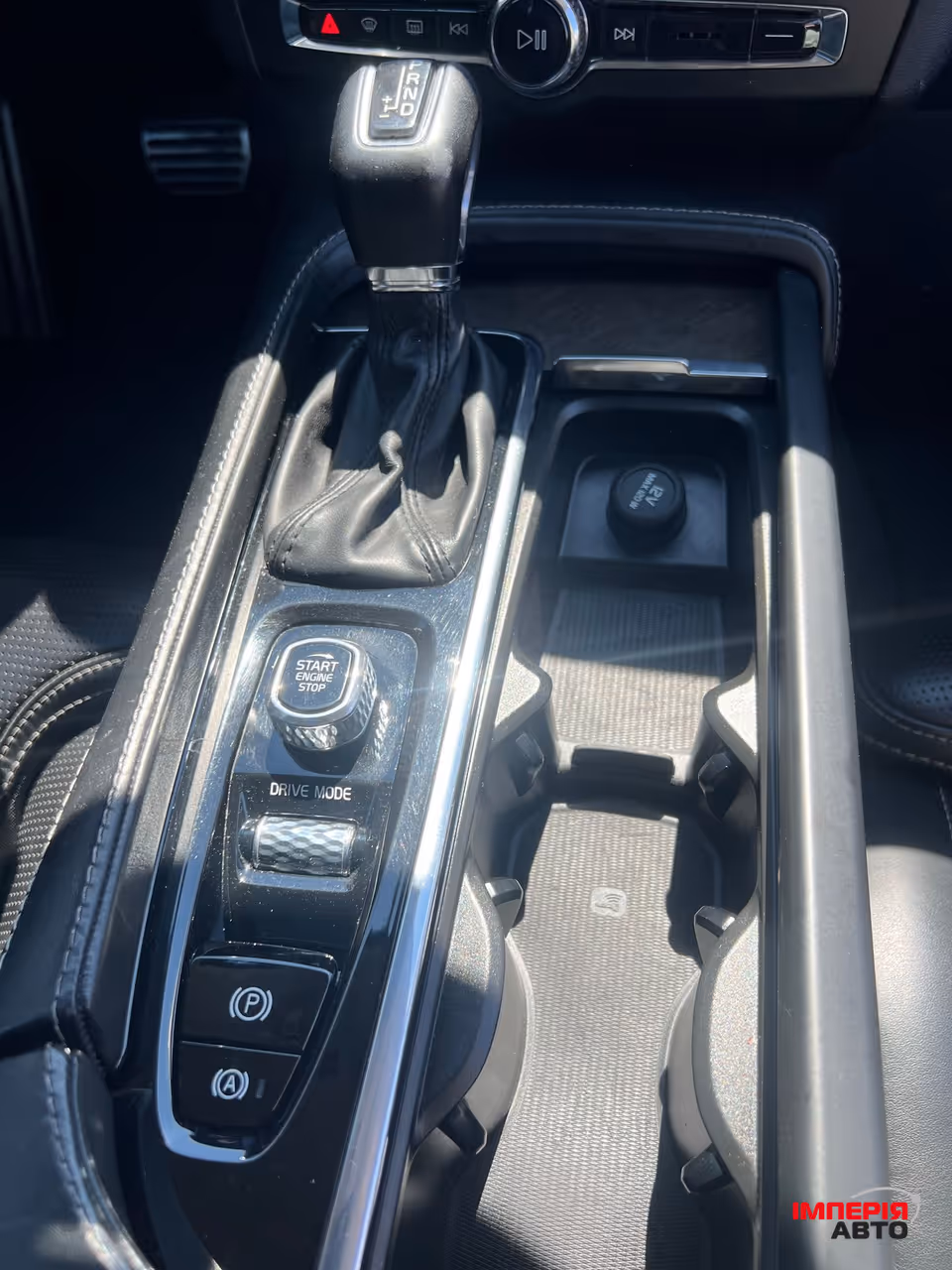 Volvo V90 Cross Country - фото 24