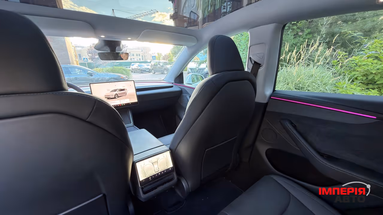 Tesla Model Y - фото 10