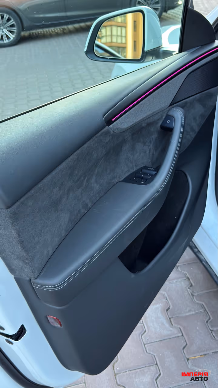 Tesla Model Y - фото 12