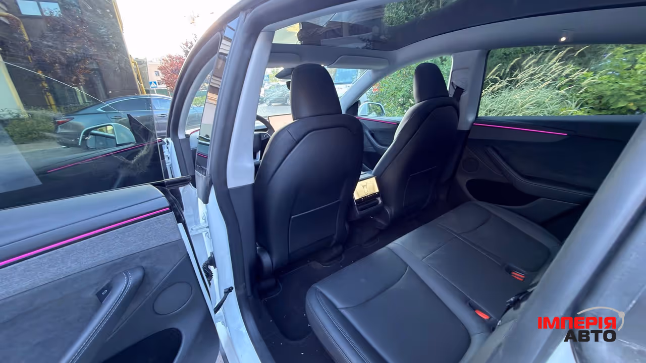 Tesla Model Y - фото 9