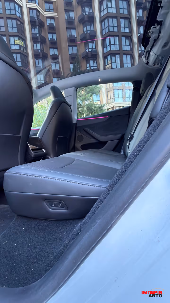Tesla Model Y - фото 8