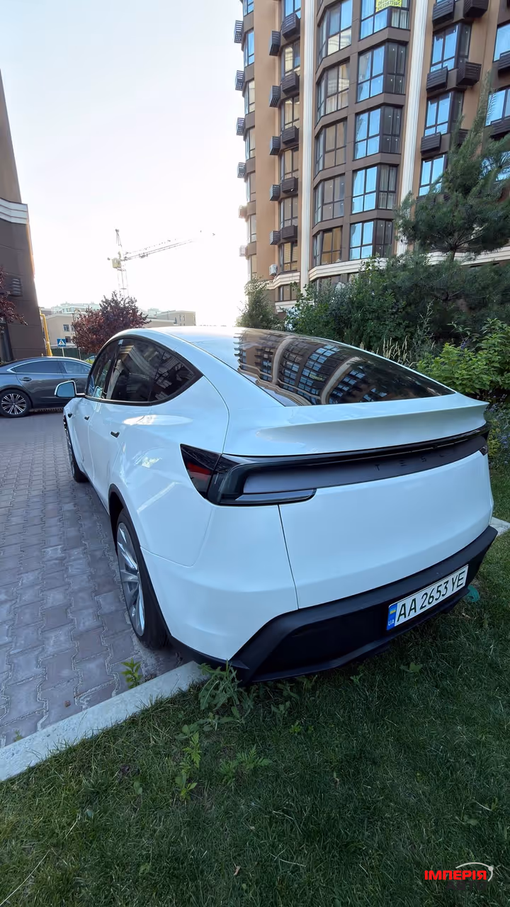Tesla Model Y - фото 4