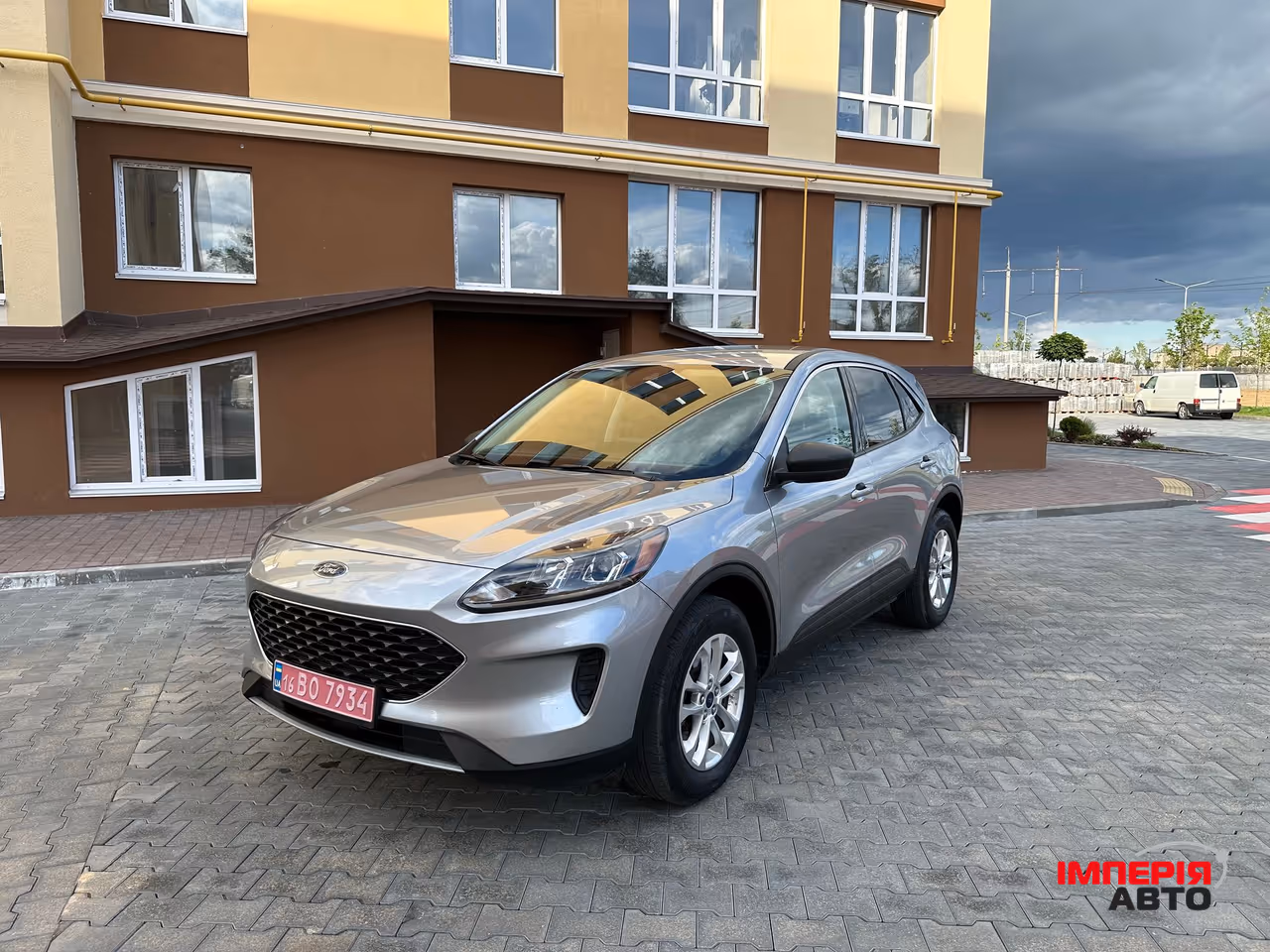 Ford Escape - фото 1