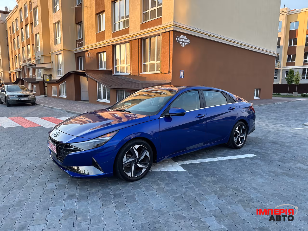 Hyundai Elantra - фото 2