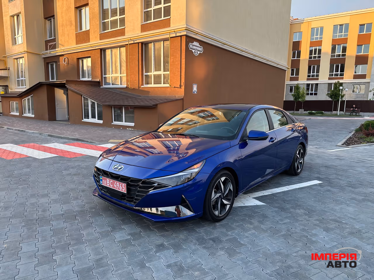 Hyundai Elantra - фото 1