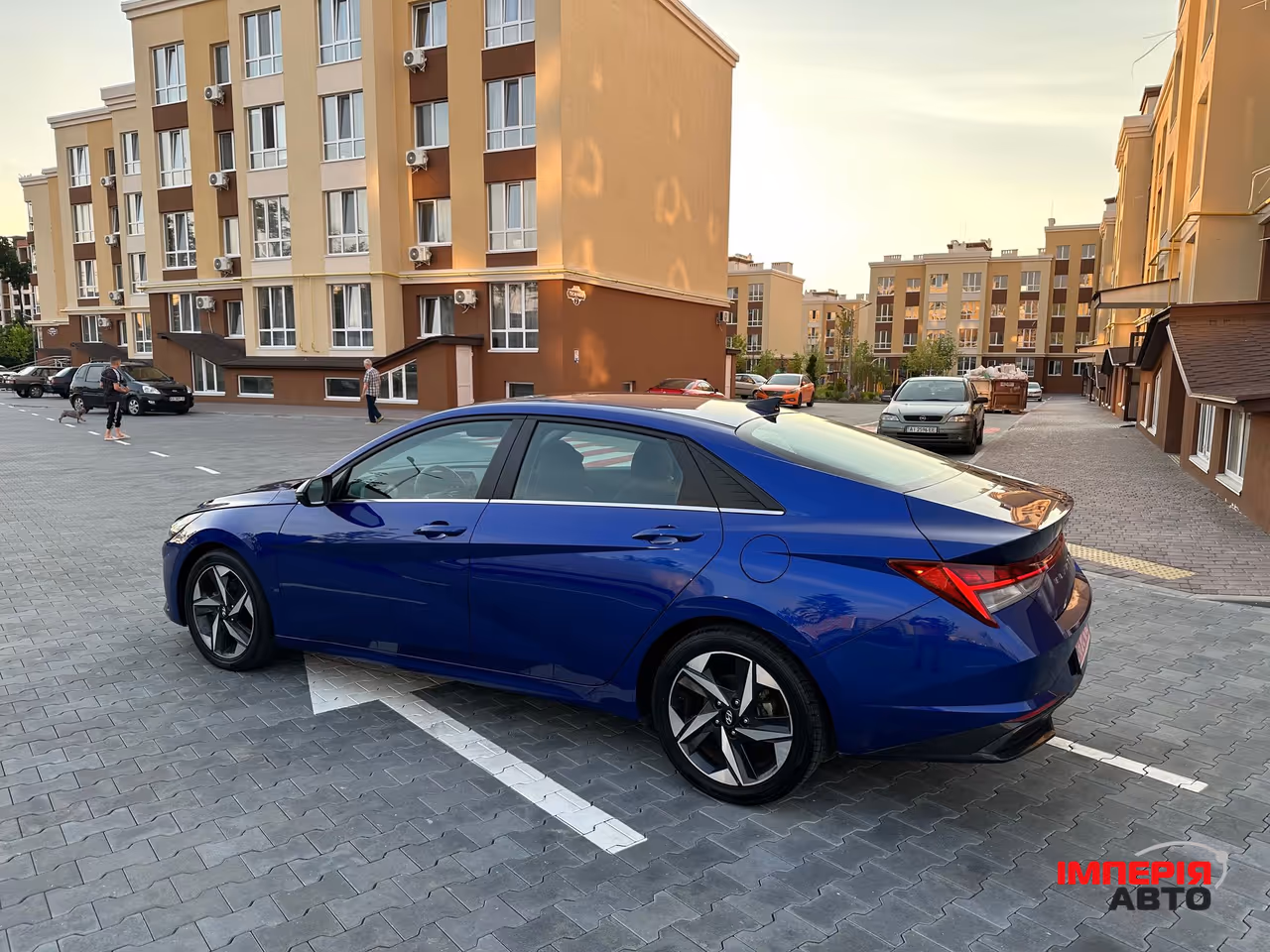 Hyundai Elantra - фото 4