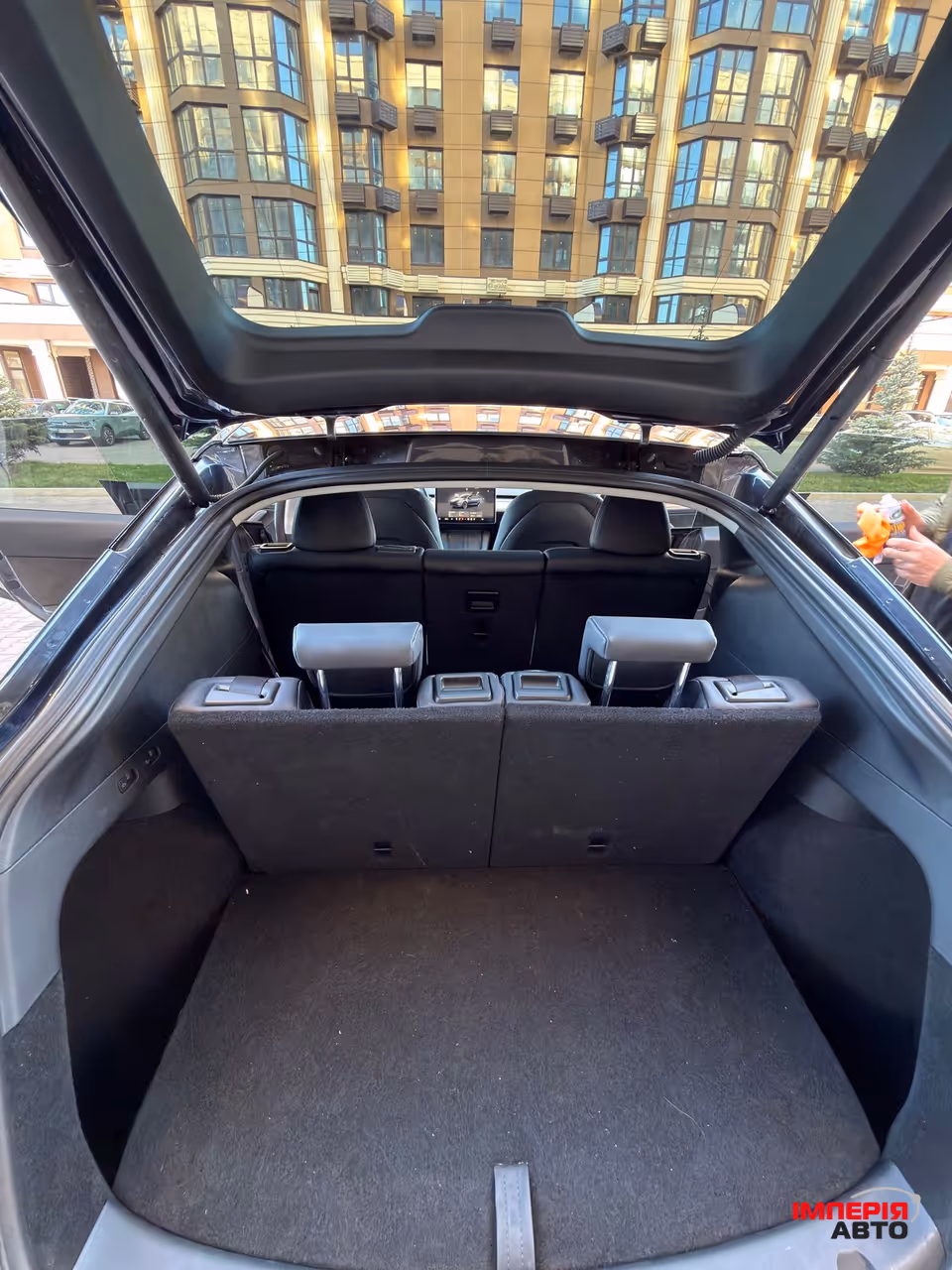 Tesla Model Y - фото 17