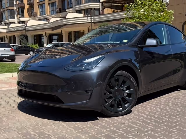 Tesla Model Y - зображення 3