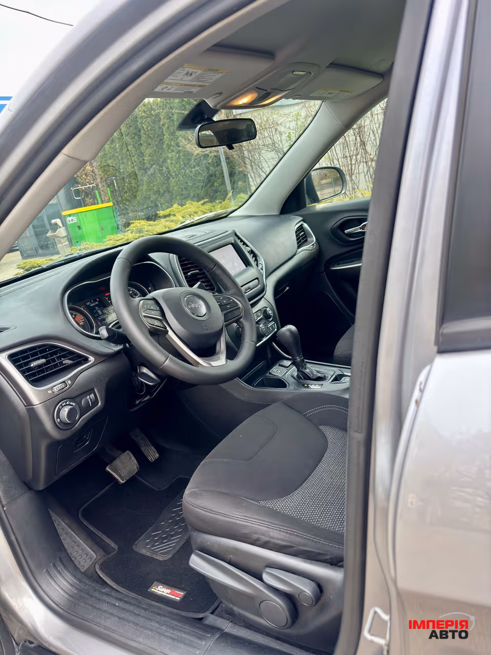 Jeep Cherokee - фото 18