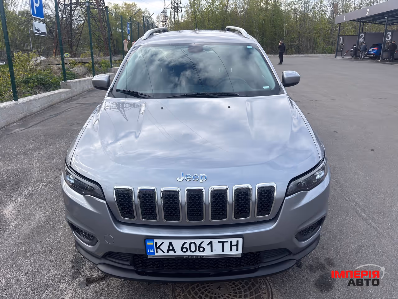 Jeep Cherokee - фото 2