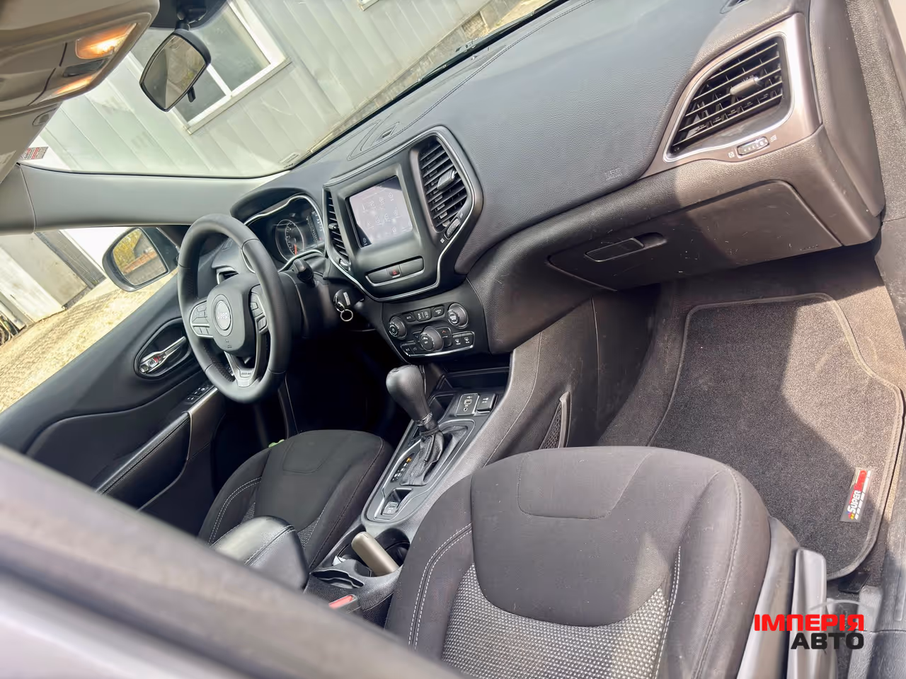Jeep Cherokee - фото 14