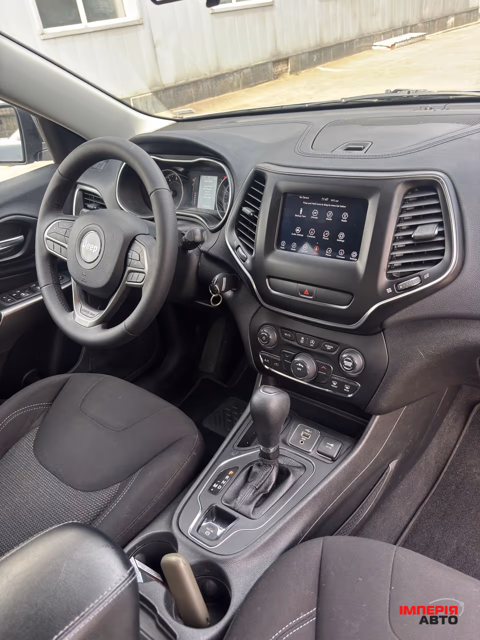 Jeep Cherokee - фото 16