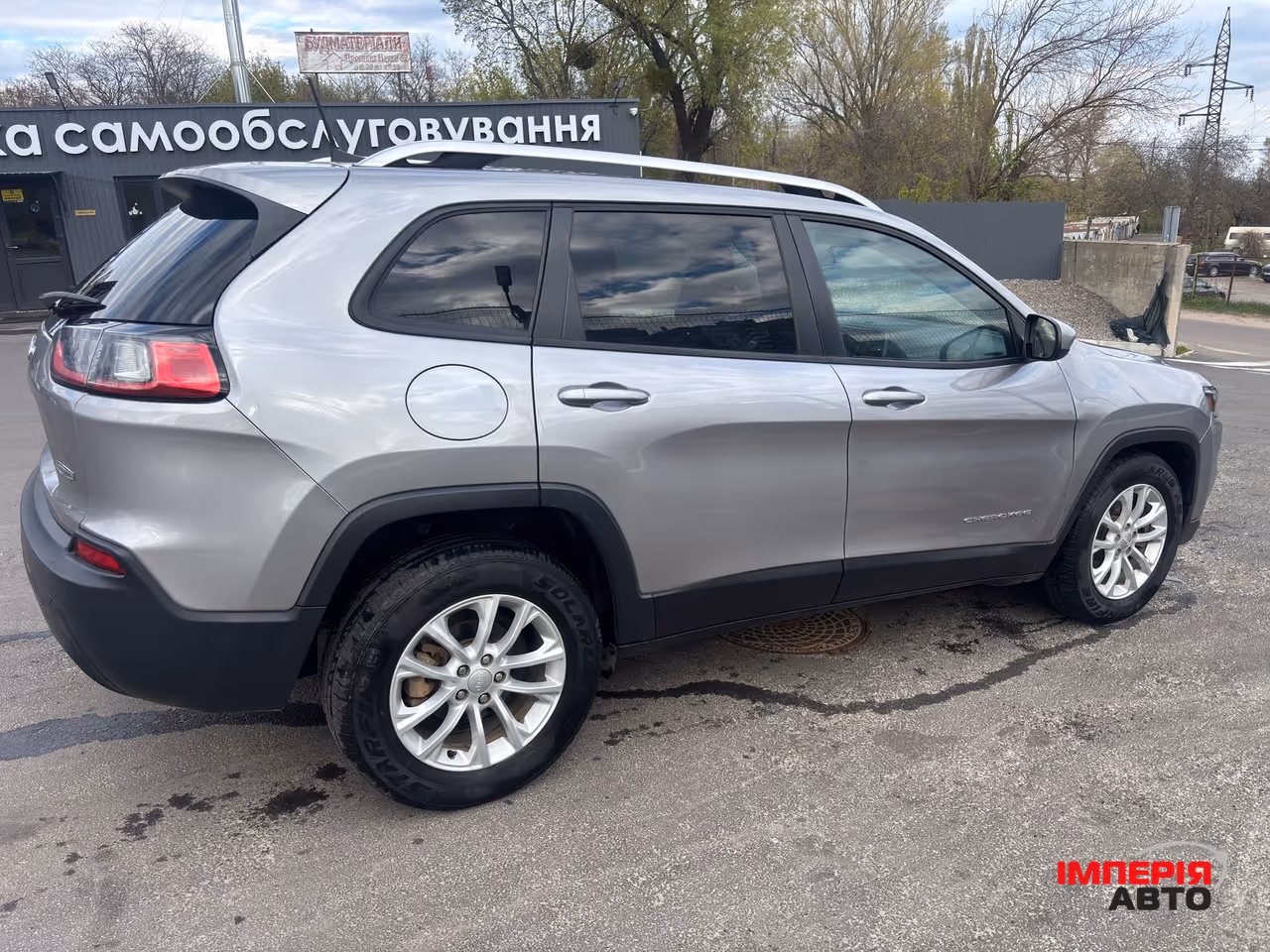 Jeep Cherokee - фото 8