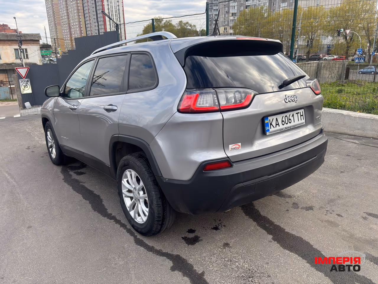 Jeep Cherokee - фото 6