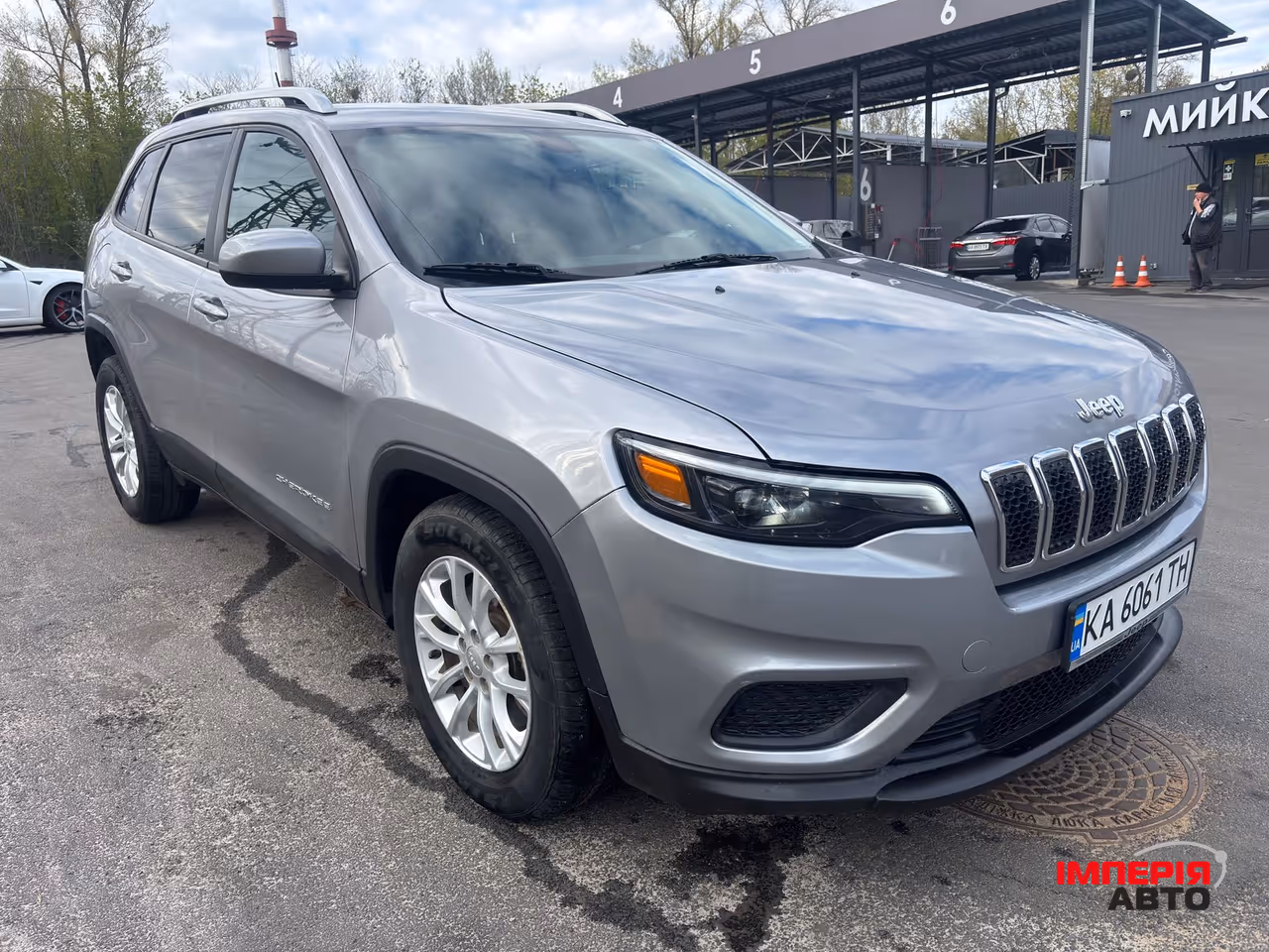 Jeep Cherokee - фото 3