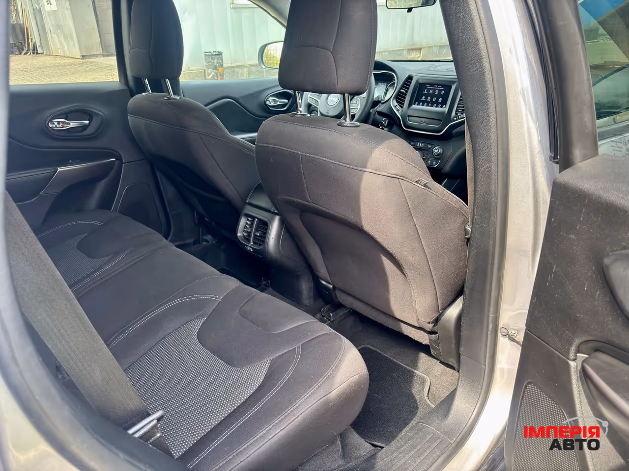 Jeep Cherokee - фото 20